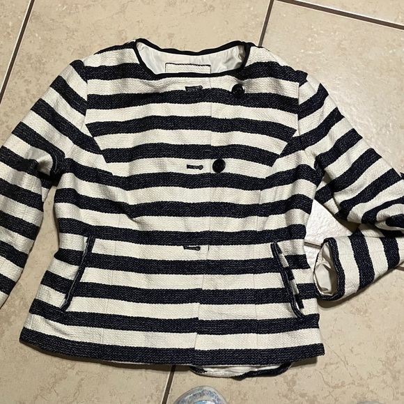 The Limited Black and White Knit Jacket - Picture 2 of 4